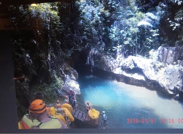 Belize Nohoch Che'en Caves Branch Cave Tubing Excursion Cave tubing