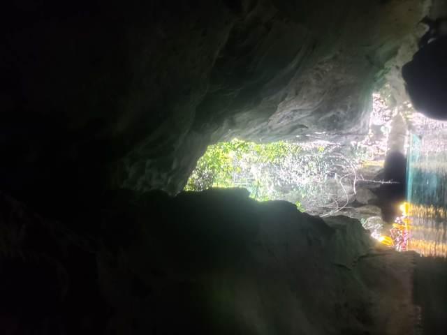 Belize Nohoch Che'en Caves Branch Cave Tubing Excursion First time Cave Tubers!