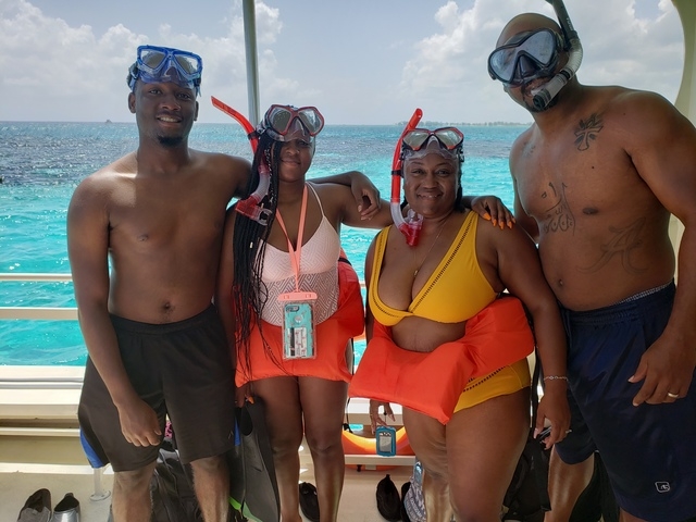 Grand Cayman Starfish Point, Stingray City Sandbar, and Barrier Reef or Coral Garden Snorkel Excursion Combo 