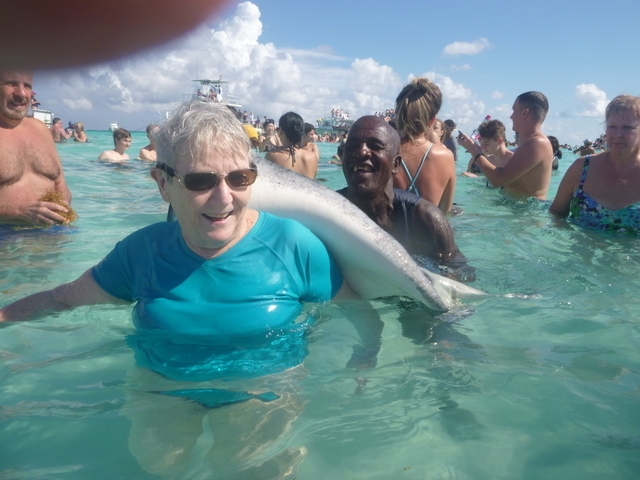 Grand Cayman Stingray Encounter, Coral Gardens and Starfish Snorkel Excursion Nightmare crowd scene - not worth it
