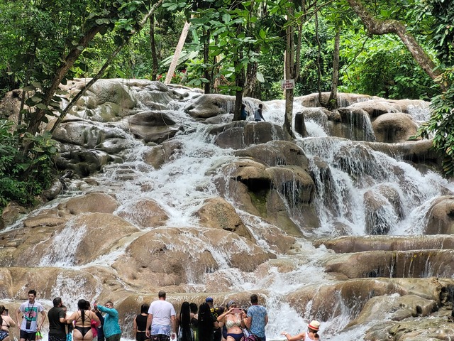 Montego Bay Dunn's River Falls, Shopping, and Ocho Rios Sightseeing Excursion with Lunch Fun excursion