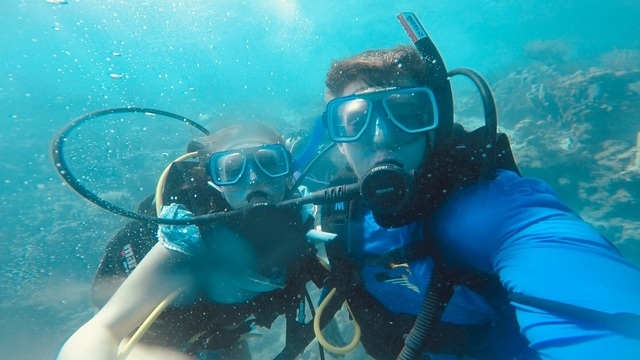 Roatan Discover Beginner SCUBA Diving Excursion with Boat Dive amazing time!