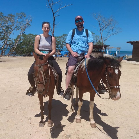 Roatan Ultimate Nature Combo: Mangrove Cruise, Horseback Riding, Beach and Snorkel Excursion A wonderful excursion!
