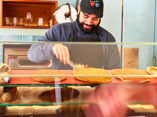 Athens Memorable Sightseeing and Food Tasting by E-Bike Excursion