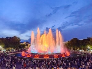 Barcelona Highlights and Magical Fountain Evening Excursion