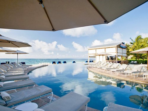 Freeport  Bahamas restaurants and bars Tour