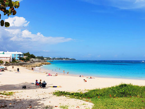 Bermuda Beach Escape and Shopping Excursion