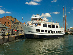 Boston Historic Harbor Sightseeing Cruise Excursion