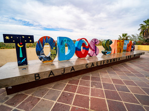 Cabo San Lucas Jeep Sightseeing Excursion to Todos Santos Magic Town with Lunch