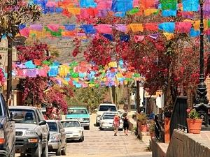 Cabo San Lucas Jeep Sightseeing Excursion to Todos Santos Magic Town with Lunch