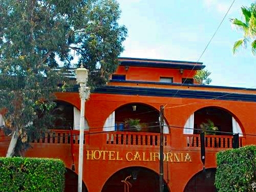 Cabo San Lucas Jeep Sightseeing Excursion to Todos Santos Magic Town with Lunch