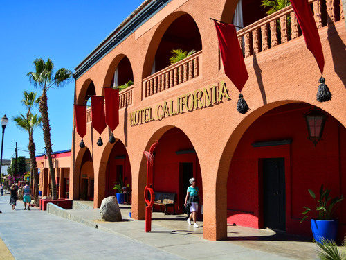Cabo San Lucas Jeep Sightseeing Excursion to Todos Santos Magic Town with Lunch