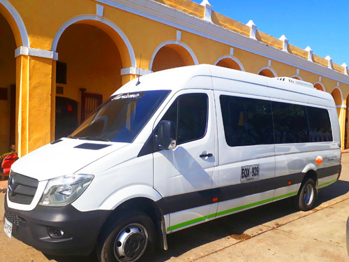 Cartagena Private National Aviary of Colombia Excursion 