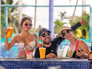 Cozumel San Francisco Beach Day Pass and Open Bar