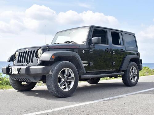 Cozumel Semi-Private Jeep Sightseeing with Snorkel by Boat Excursion