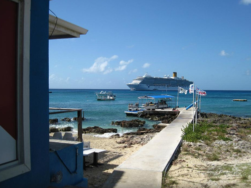 Grand Cayman  Grand Cayman (George Town) Discover SCUBA Dive Cruise Excursion Reservations