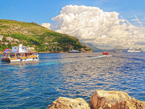 Dubrovnik Historic Sights and Panoramic Boat Sightseeing Excursion