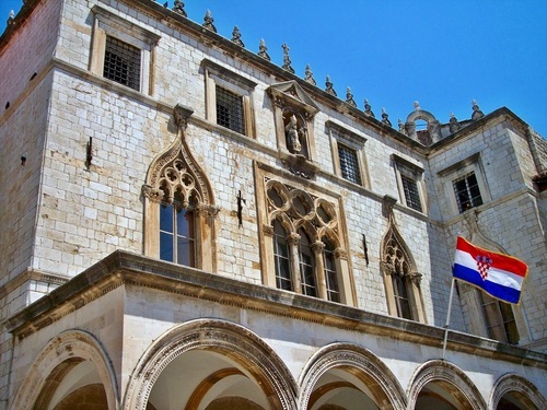 Dubrovnik  Croatia fountain Walking Tour Booking