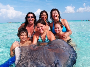 Grand Cayman Coral Reef Snorkel and Stingray City Combo Excursion
