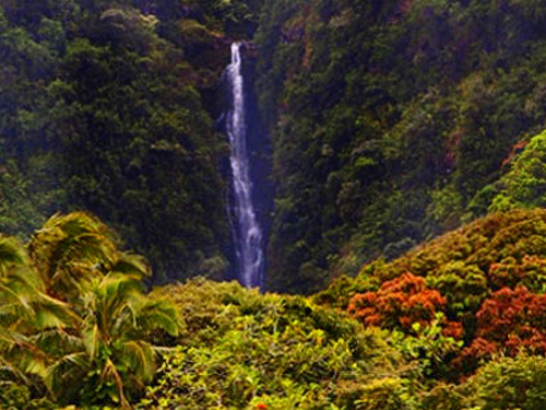 Maui (Kahului) Hawaii / USA waterfall Trip Prices
