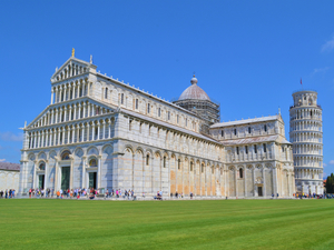 Livorno Affordable Shuttle to Pisa and Lucca Excursion
