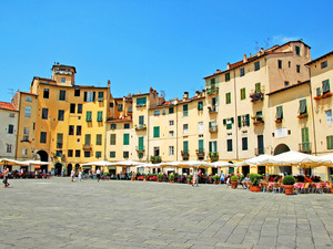 Livorno to Lucca and Pisa with Leaning Tower Entrance Ticket Excursion 