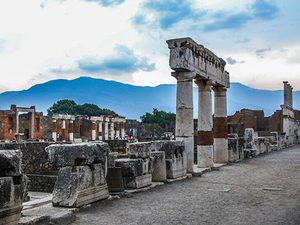 Naples Affordable Shuttle Excursion to Pompeii (with optional Priority Ticket)