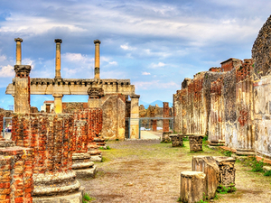 Naples Private Pompeii, Mt. Vesuvius, and Herculaneum Sightseeing Excursion