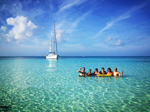 Nassau Half Day Sailing to Rose Island Excursion