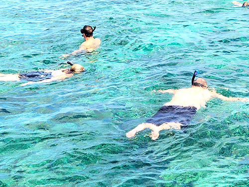 Nassau Thrill Seekers Powerboat and Snorkel Excursion