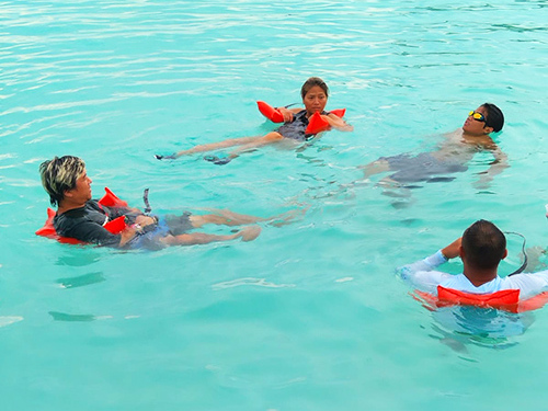 Nassau Thrill Seekers Powerboat and Snorkel Excursion