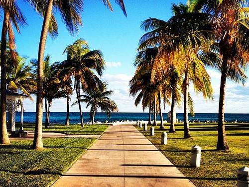 Freeport  Bahamas white sandy beach Tour