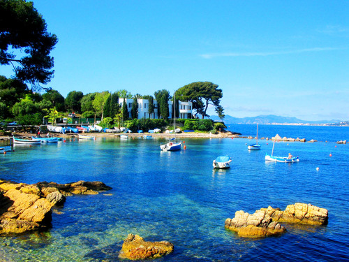Private Full Day Saint Paul and Antibes from Cannes Excursion
