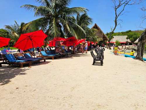 Roatan Clear Boat, Snorkeling, and Private Beach Club Excursion