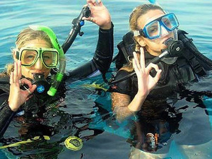 Roatan Discover Beginner SCUBA Diving Excursion with Boat Dive