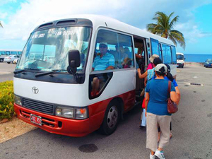 Roatan Hop On Hop Off Bus Highlights and Beach Break Excursion
