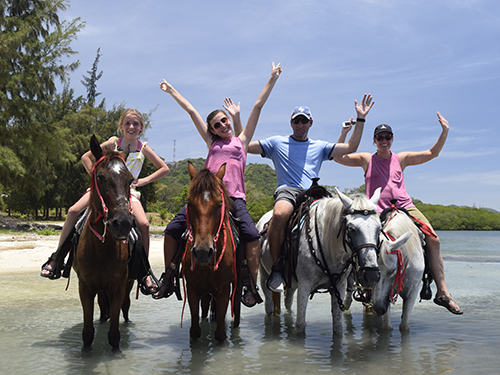Roatan Horseback Riding and Private Day Pass at Brady's Cay Beach Excursion