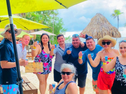 Roatan Horseback Riding and Private Day Pass at Brady's Cay Beach Excursion