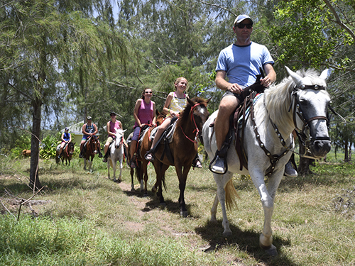 Roatan Horseback Riding and Private Day Pass at Brady's Cay Beach Excursion