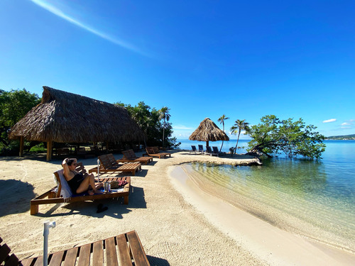 Roatan Horseback Riding and Private Day Pass at Brady's Cay Beach Excursion