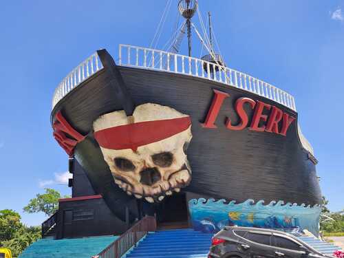 Roatan Mangrove Tunnel with E-Bike Adventure, Food Tasting, and Beach Break Excursion