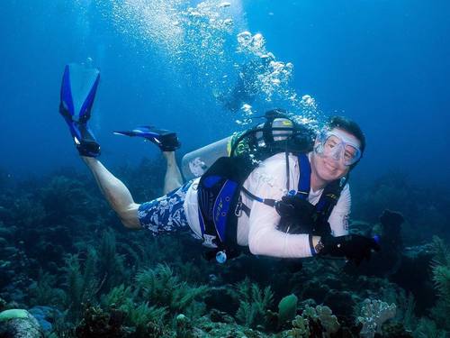 Roatan Mr Bud Diving Cruise Excursion Reservations