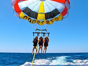 Roatan Parasailing, Sightseeing and West Bay Beach Excursion