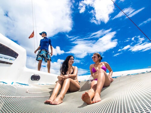 Roatan Private Catamaran Sail and Snorkel Charter Excursion